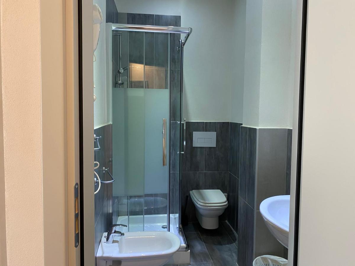 Hotel Moderno - Bed & Breakfast チェルヴィア エクステリア 写真