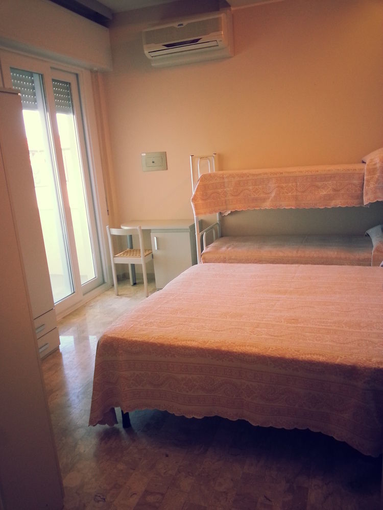 Hotel Moderno - Bed & Breakfast チェルヴィア エクステリア 写真
